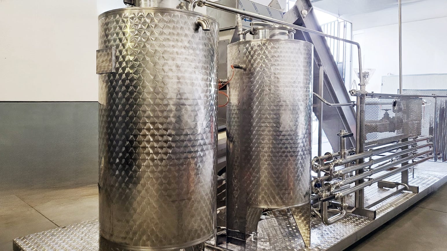 Macchine e linee per distillati e prodotti fermentati di alta qualità
